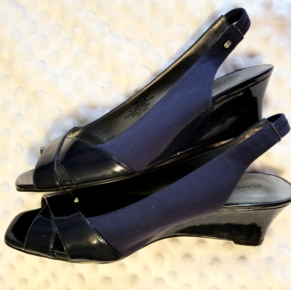 bandolino wedge shoes